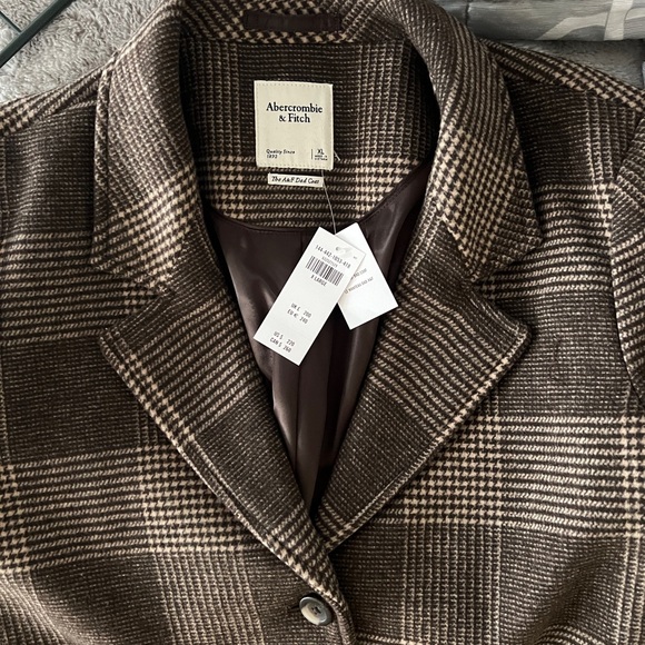 A & F XL women jacket brown and beige color. New with tag❤️ - Picture 4 of 5